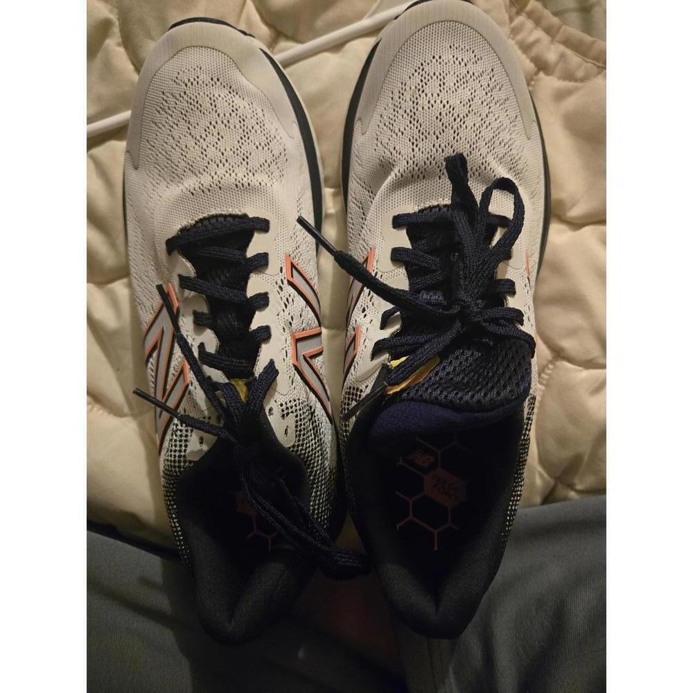 New Balance womensRunning Sneakers White Navy Size 9.5